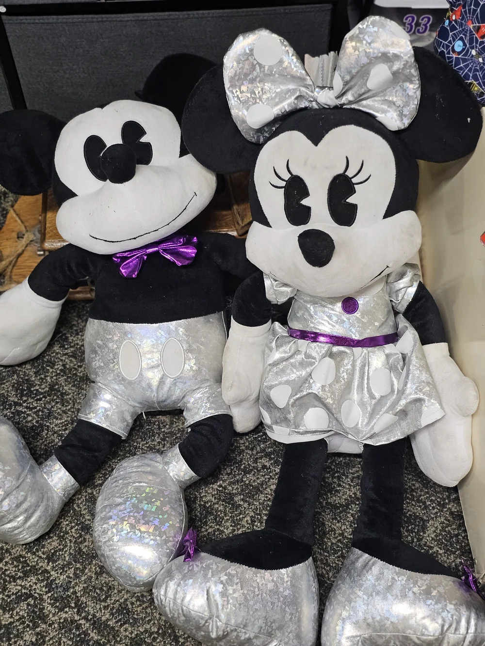 Disney 100 Years of Wonder Mickey and Minnie Mouse 32